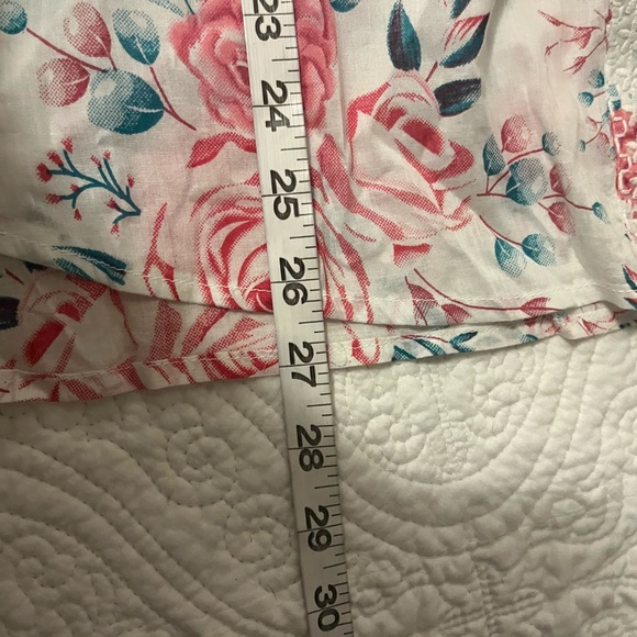 The Nu Vintage White & Pink Floral Button Up Western Style Blouse, size Medium - Picture 8 of 9